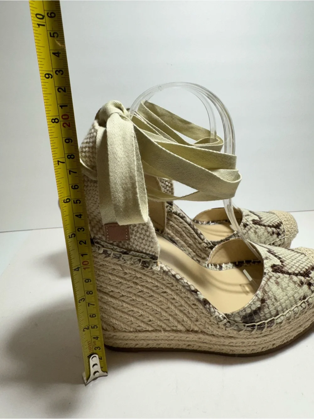 Vince Camuto vince camuto